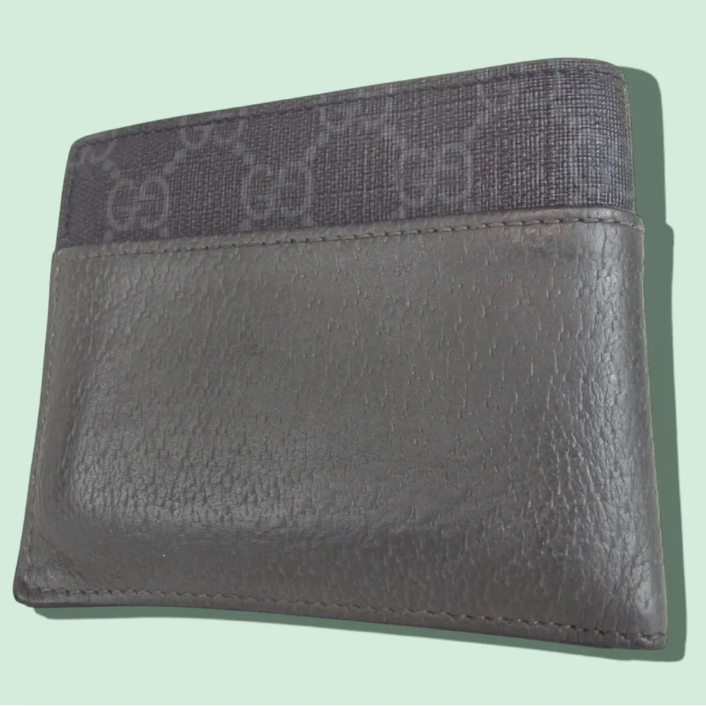 Gucci pre owned