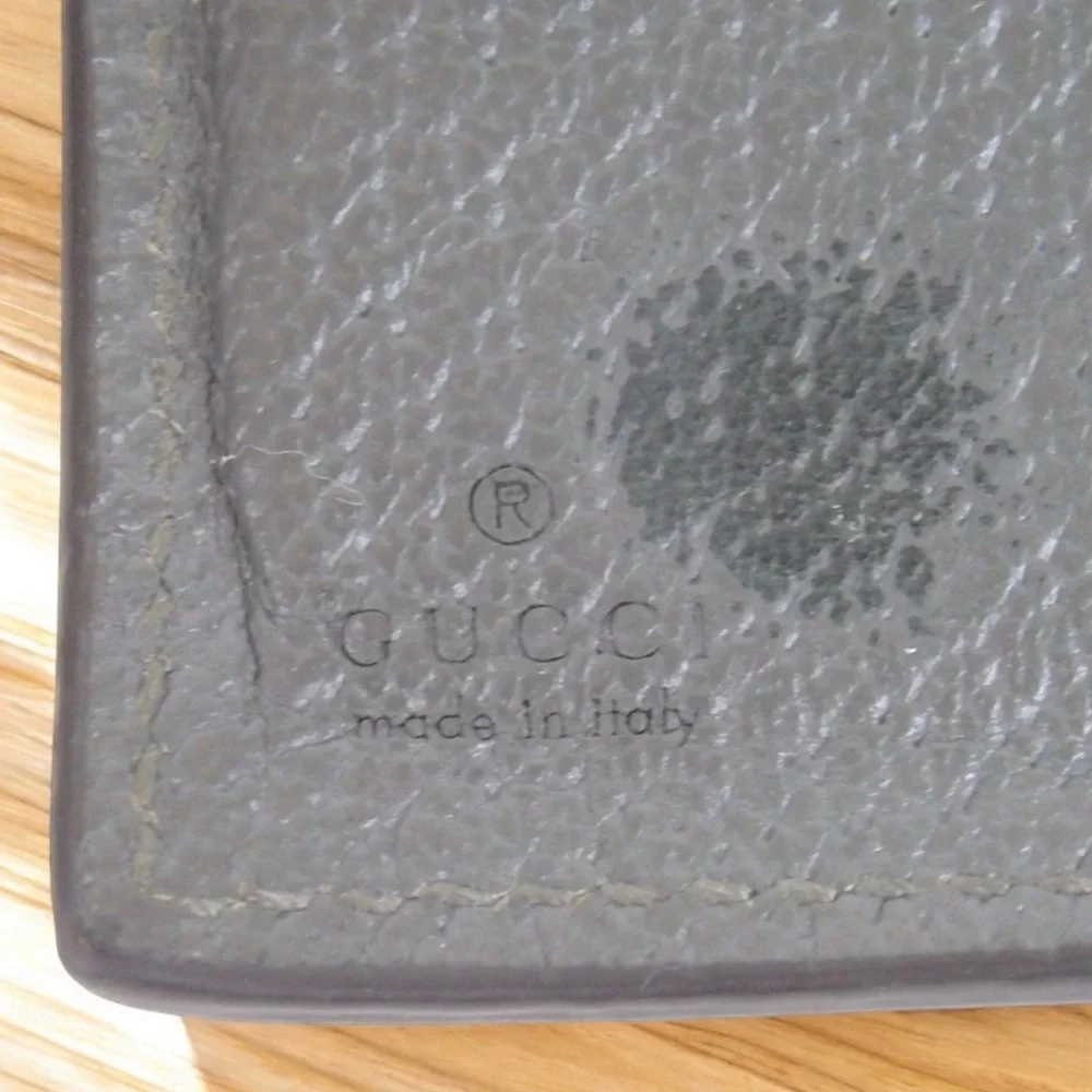 Gucci pre owned