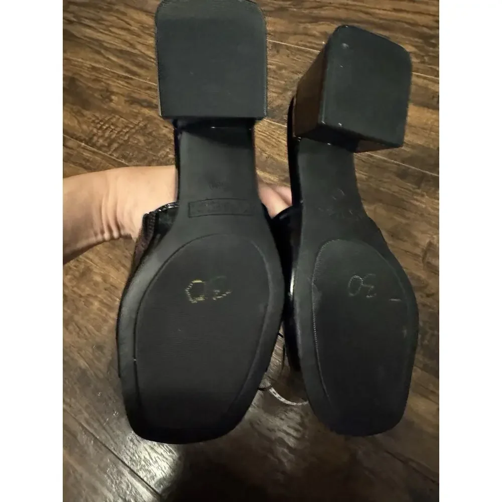 Guess logo black