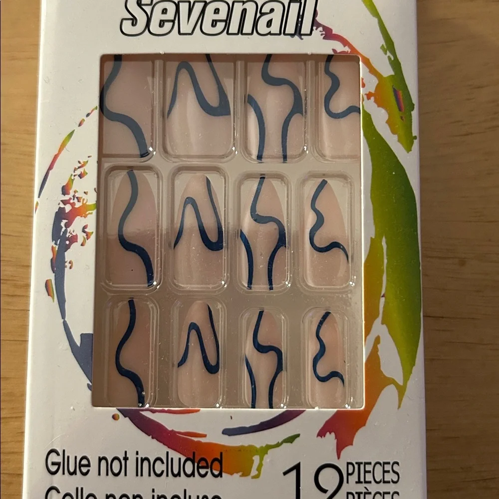 Free with Bundle New 12pc Press-On Nails Skin Tone Blue Squiggle Lines 🩷🩷