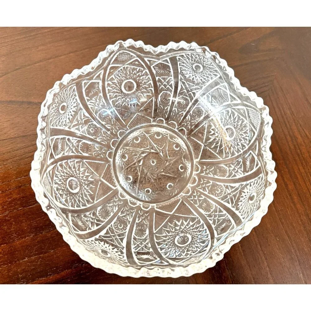 Vintage Imperial Glass Daisy & Button Round Bowl Sawtooth Edge Serving Piece