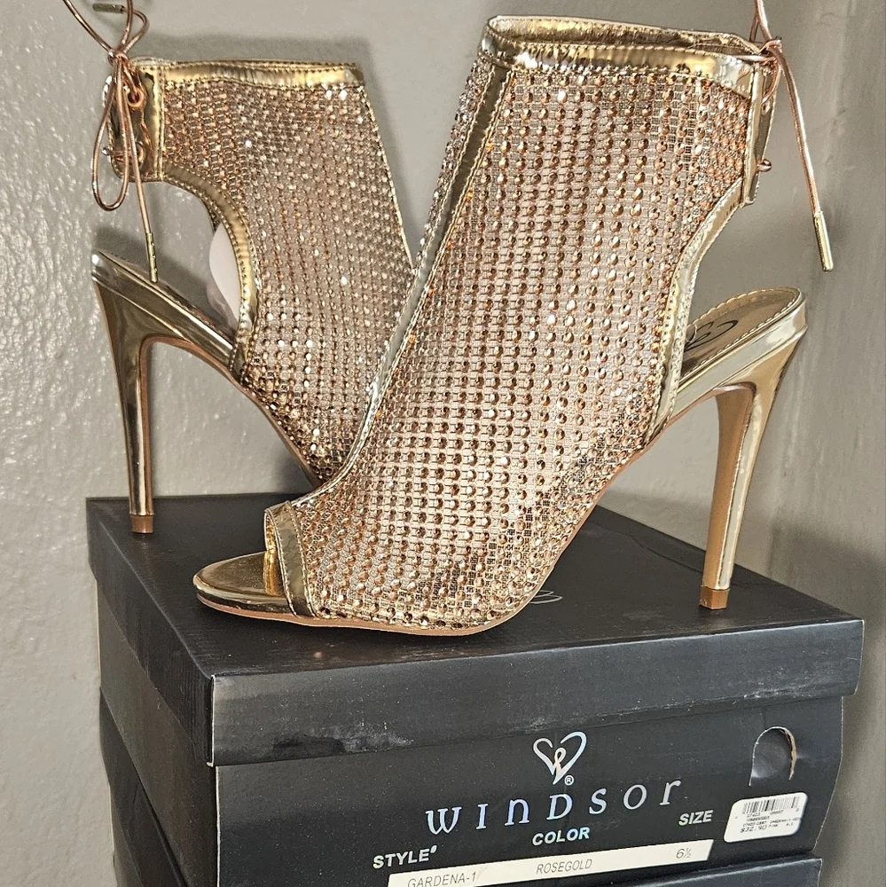 Windsor rose gold