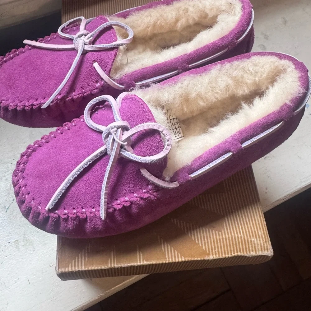 UGG never worn