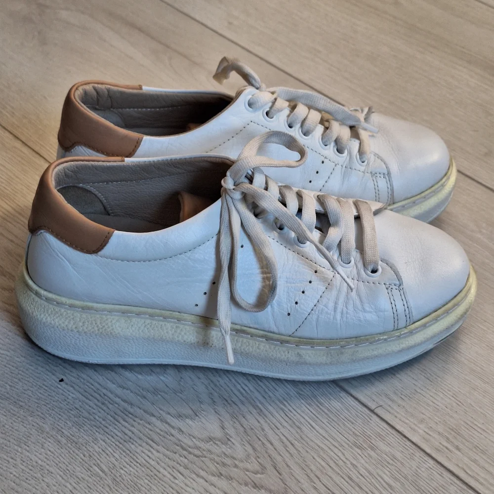 Ateliers pre owned