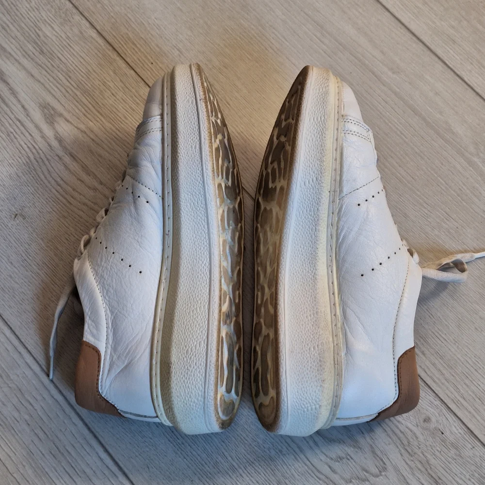 Ateliers pre owned