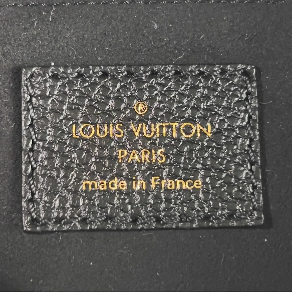 Louis Vuitton handles’ kind measurements