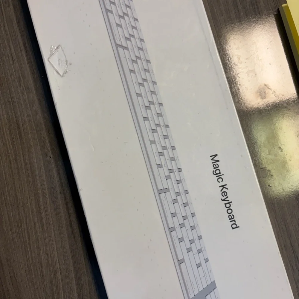 Apple Magic Keyboard with Numeric Keypad — White