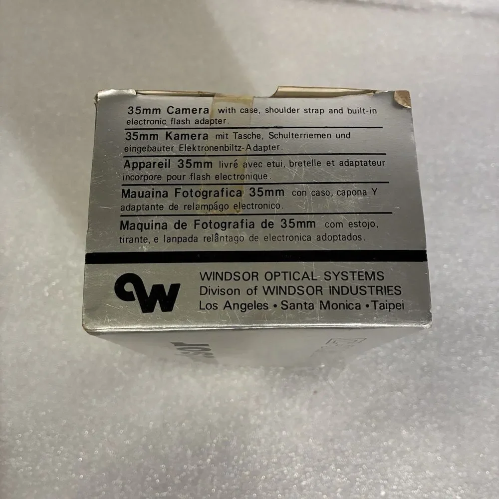 Windsor WX-3 —35mmCamera With Case Box, Original Information Booklets And Straps