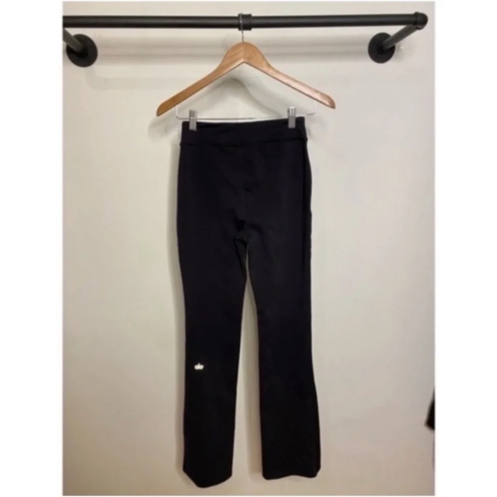 ALO Airbrush High-Waist Flutter Leggings black