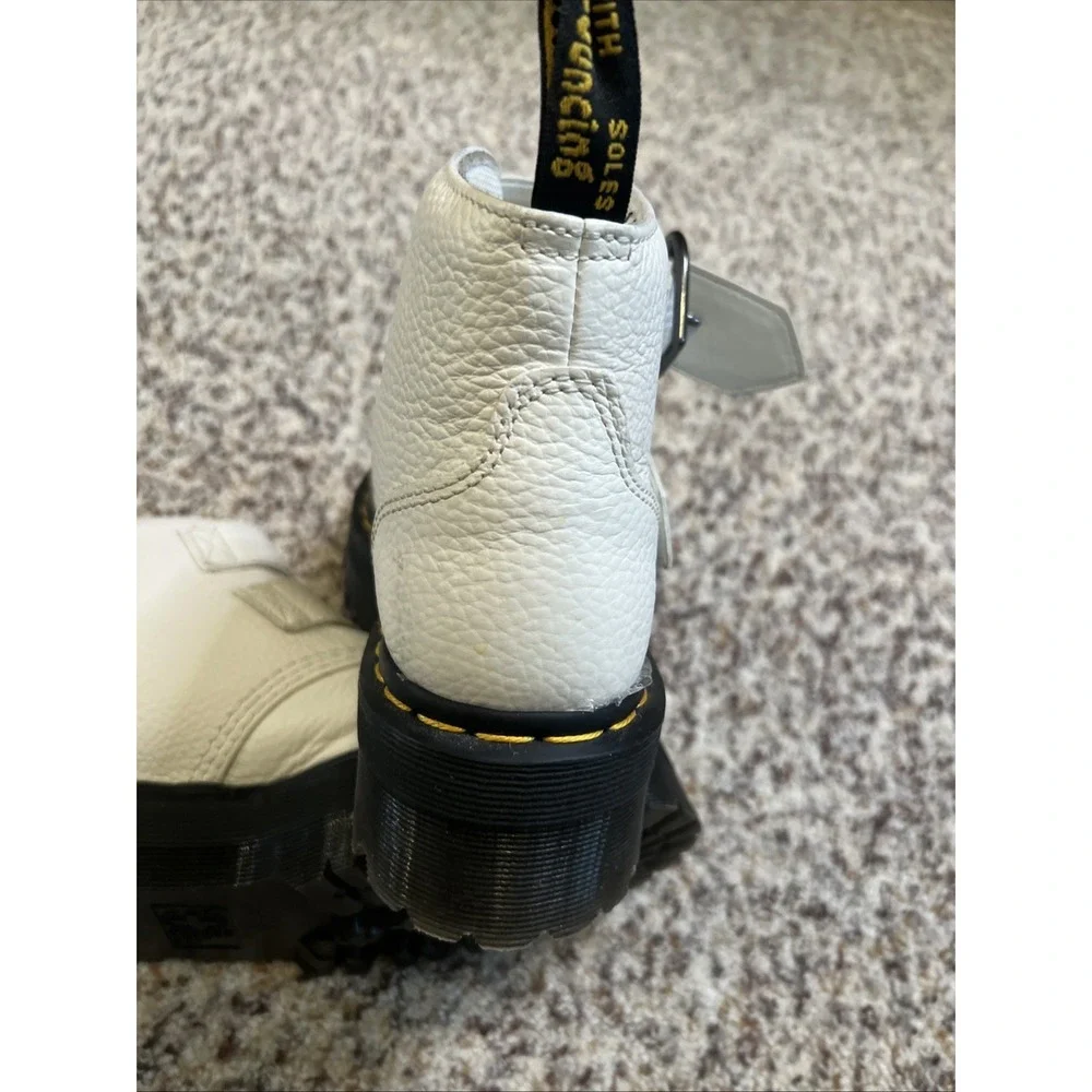 DR MARTENS Devon Heart White Leather Platform Boot Shoes Size 7 Used Ones