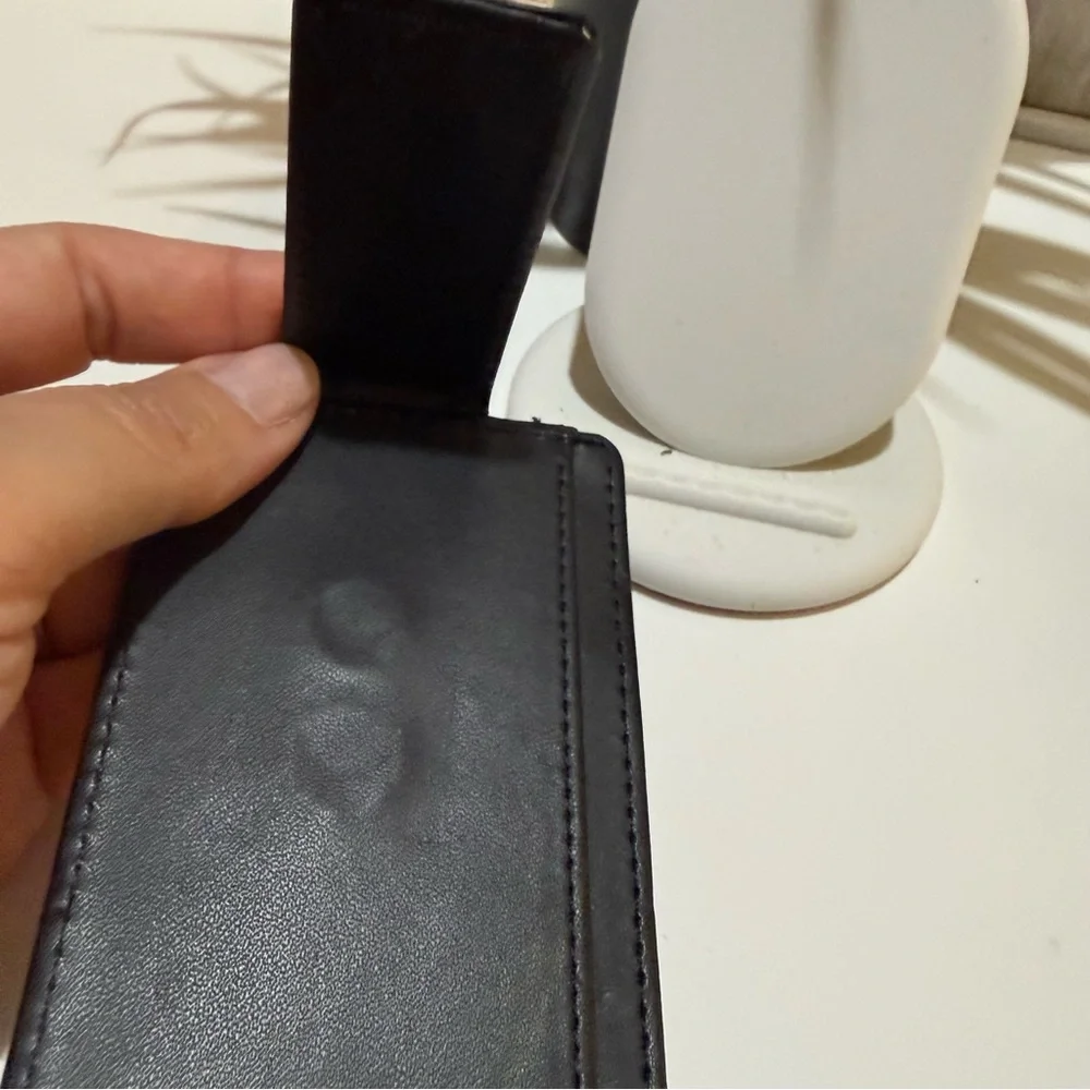 Fine Life slim leather