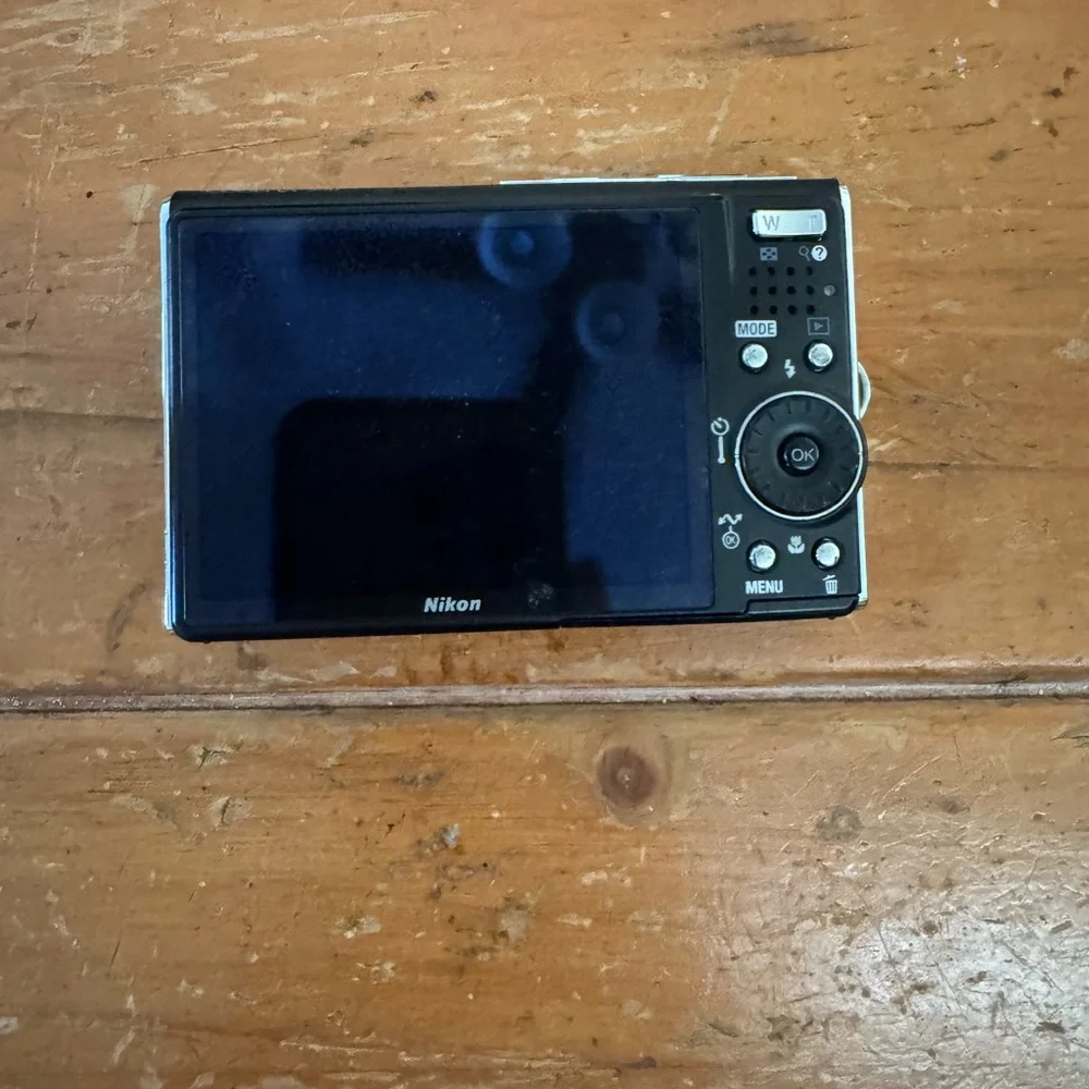 Nikon charger comes