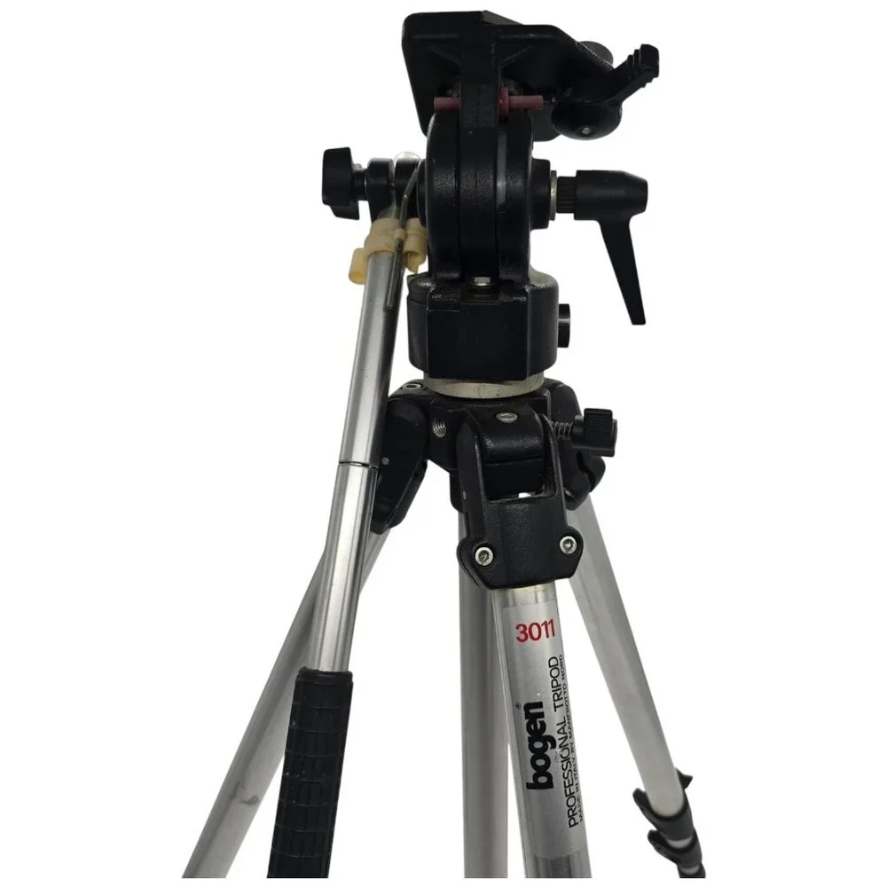 Bogen 3011 Professional Camera Tripod w/ 3063 Pan Tilt Fluid Head Made in Italy