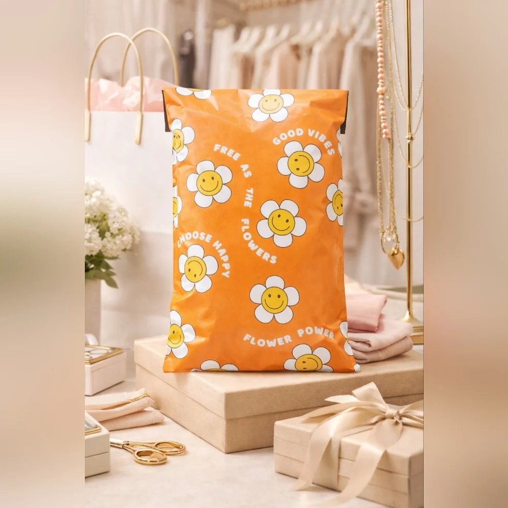 New 50pcs Smiley Flower Power Poly Mailers 6 × 9