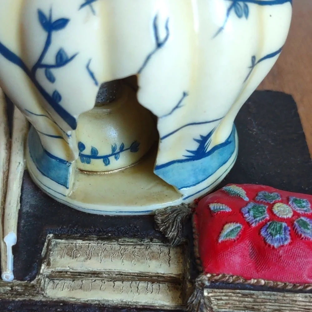 Rafterville teapot figurine