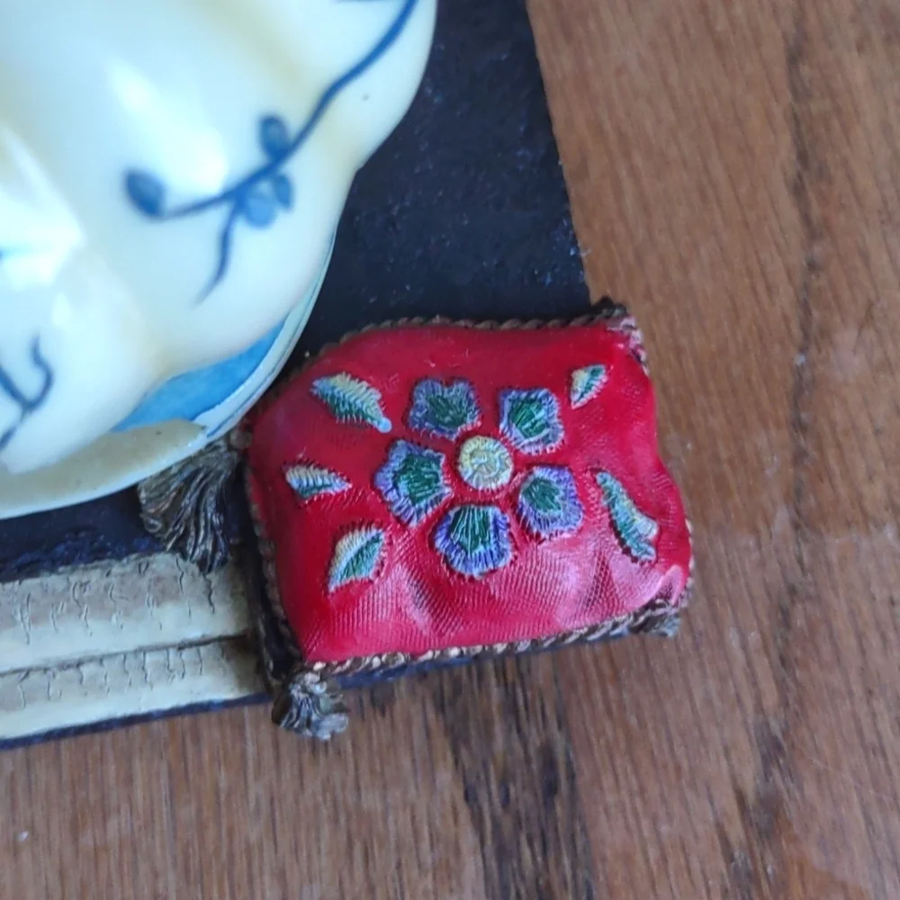Rafterville teapot figurine