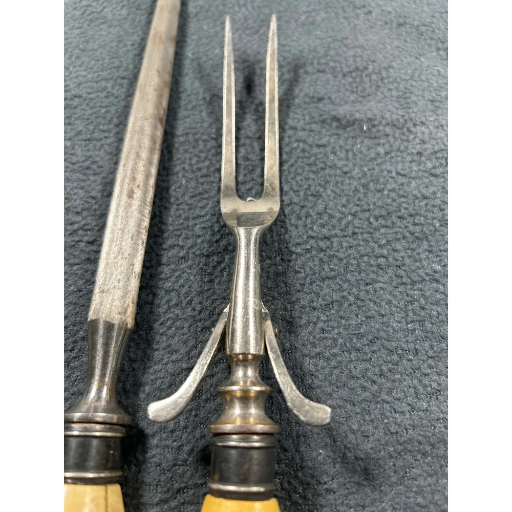 N/A vintage carving