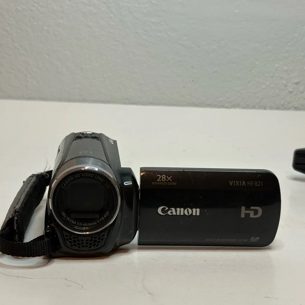 Canon compact hd