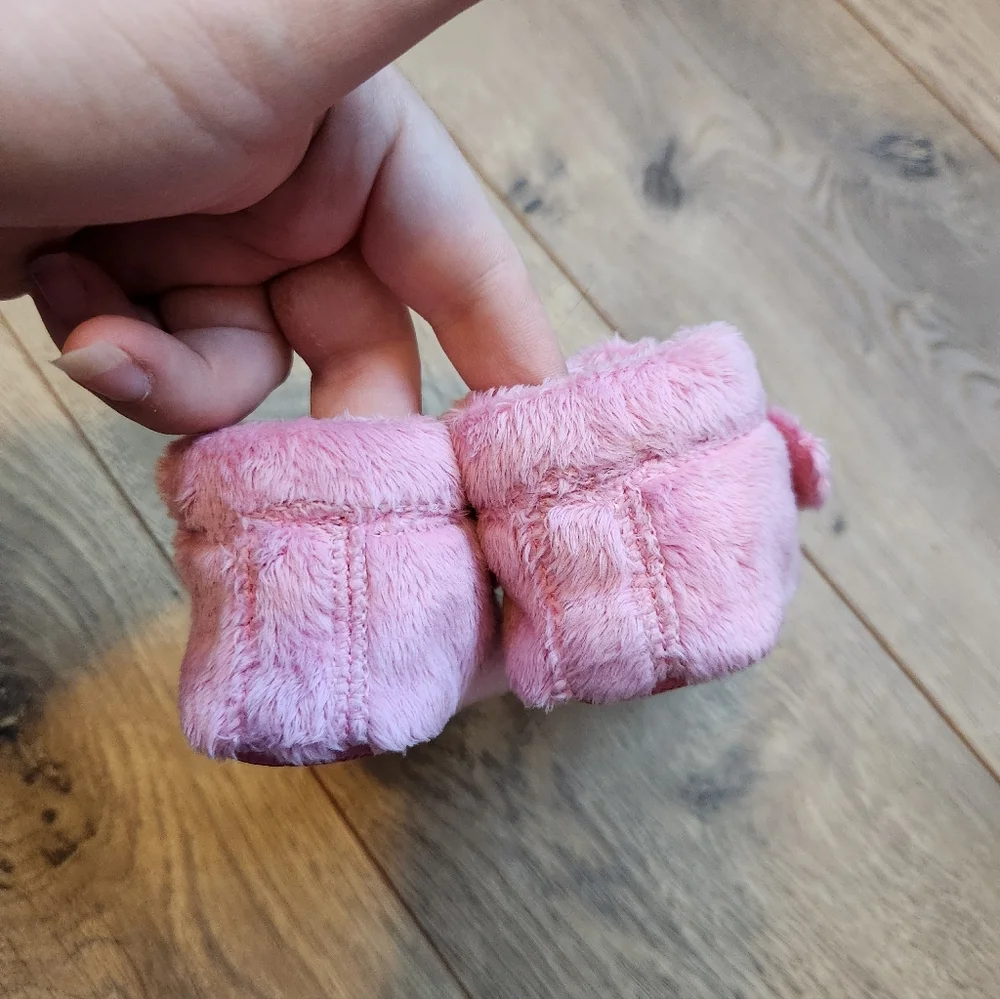 UGG worn once