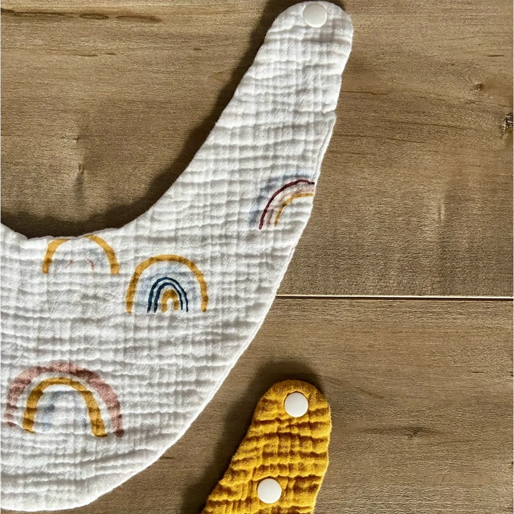 N/A scarf bib