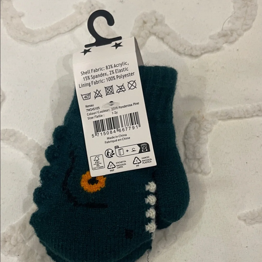 Molo charming mittens