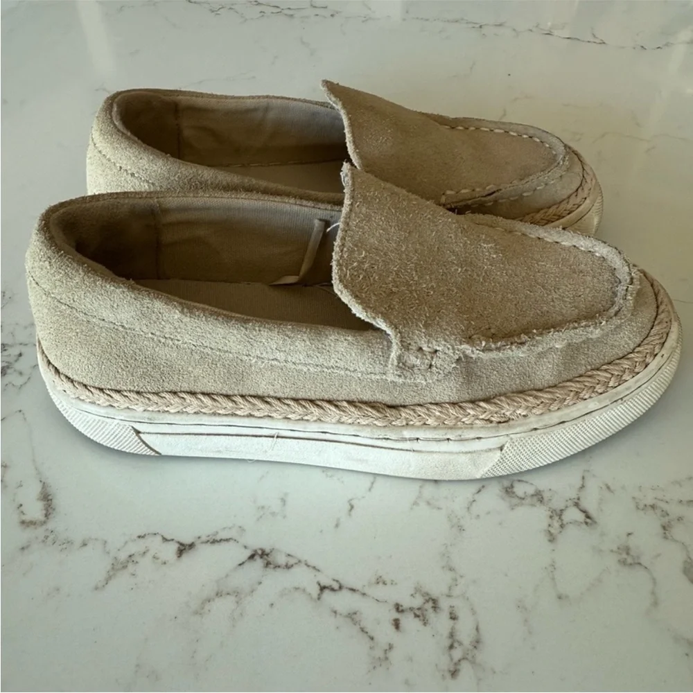 N/A comfortable stylish