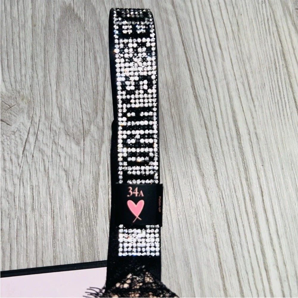 Victorias Secret hook 34a garter
