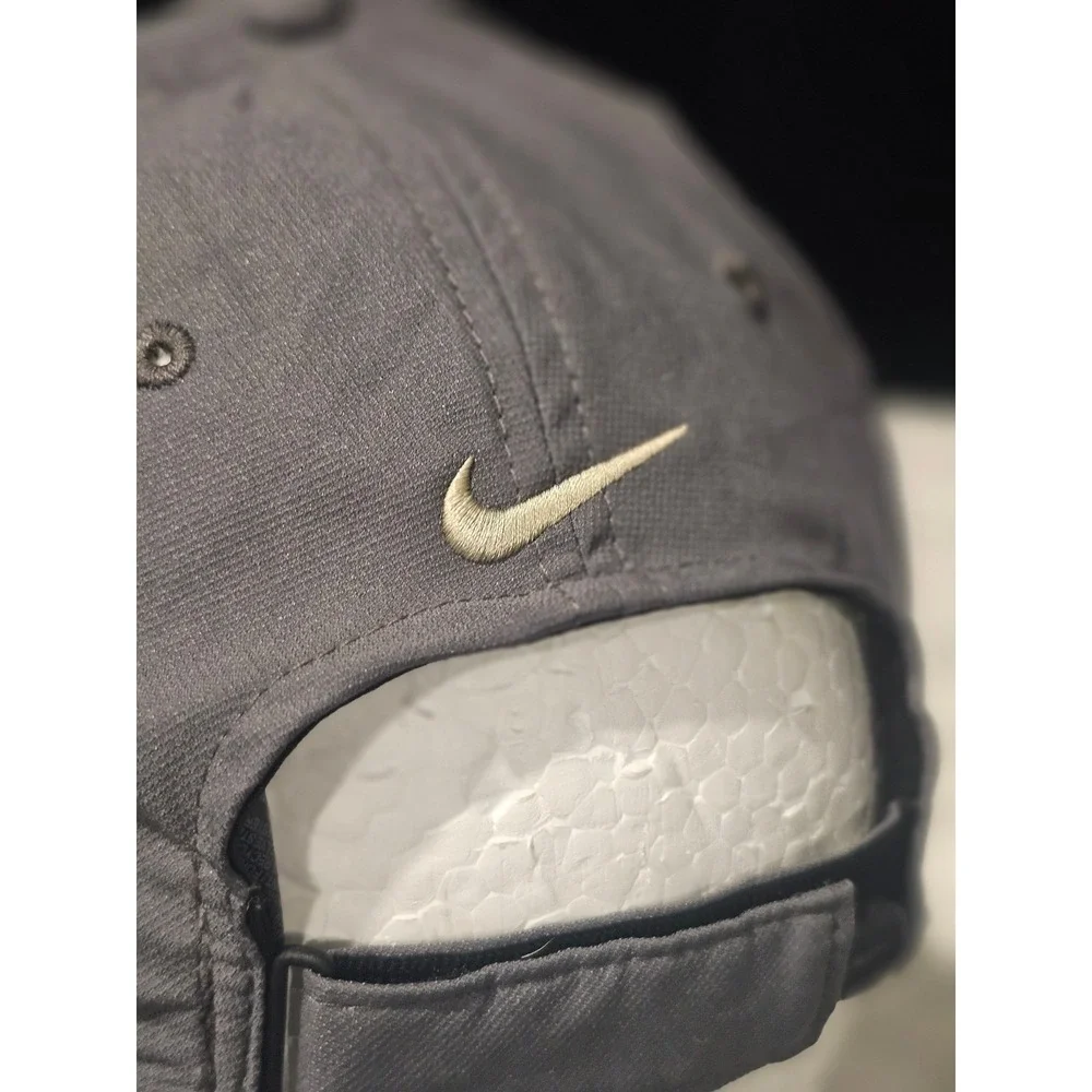 Nike golf swoosh