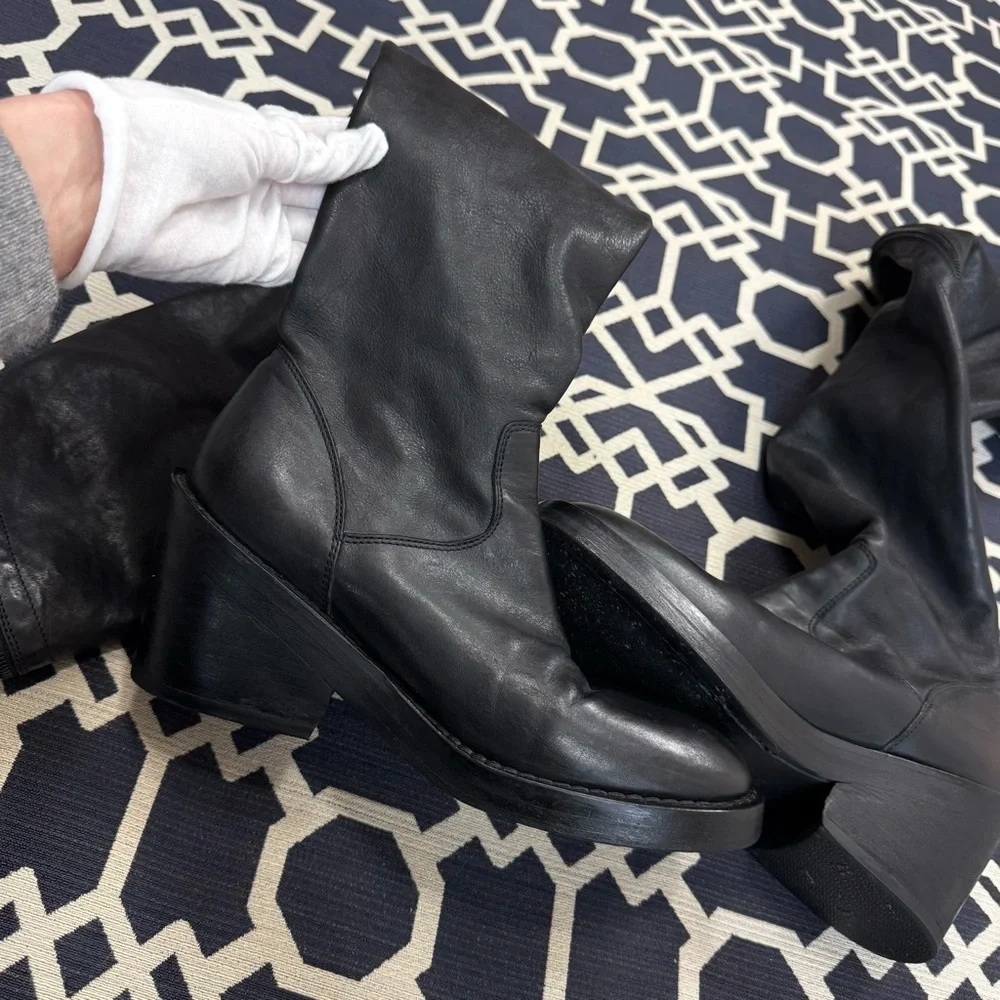Ann Demeulemeester silhouette fashion packing