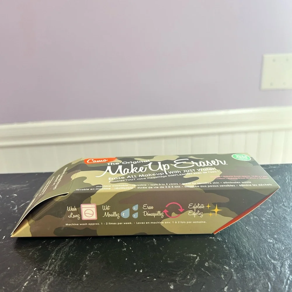 MakeUp Eraser effortlessly remove