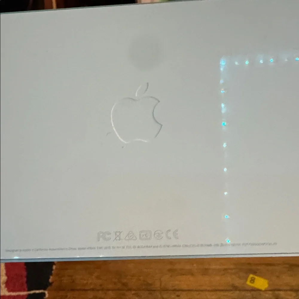 Apple White Wireless Keyboard and Magic Mouse Combo
