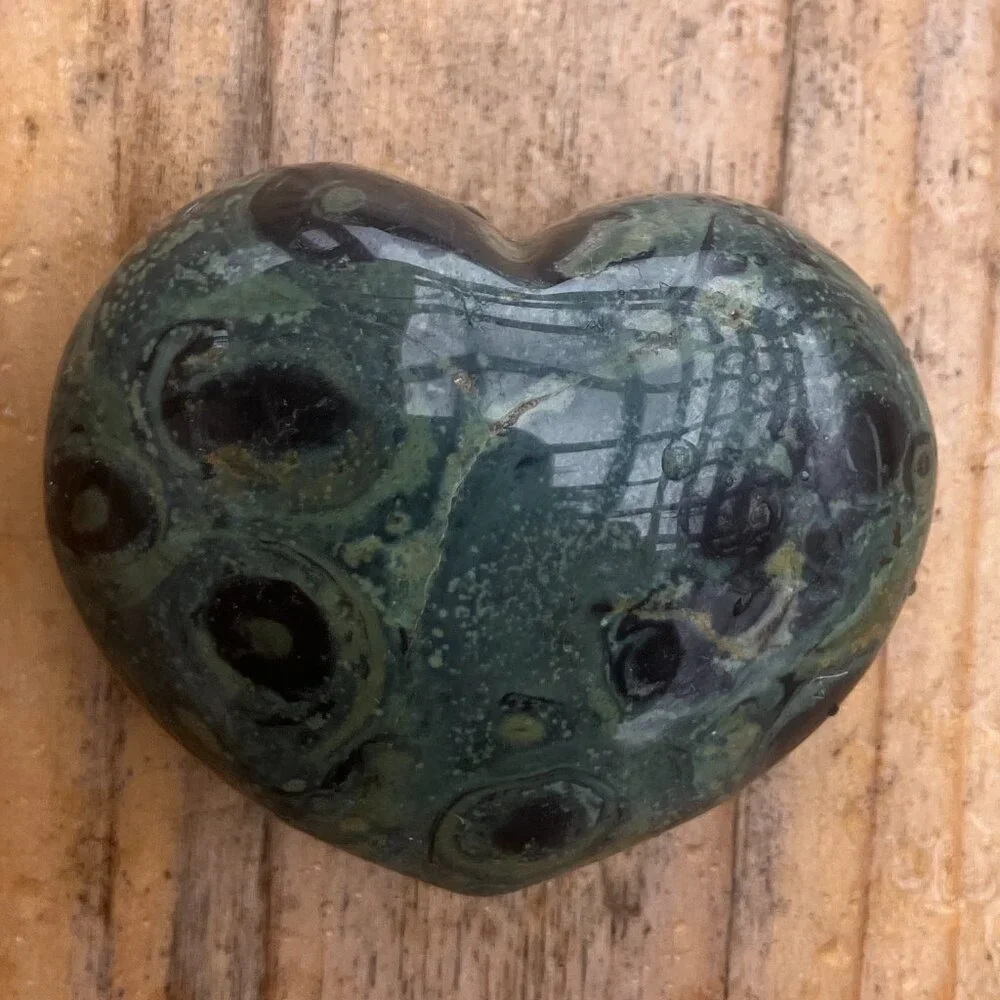 ✨ Rare Kambaba Jasper Polished Heart – Ancient Fossil Stone