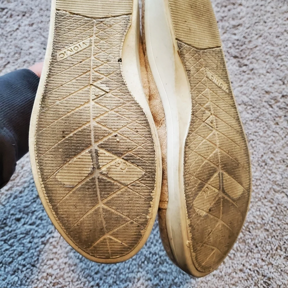 Vionic Beach Tan Terry Cloth Mule Style Sneakers Size 8