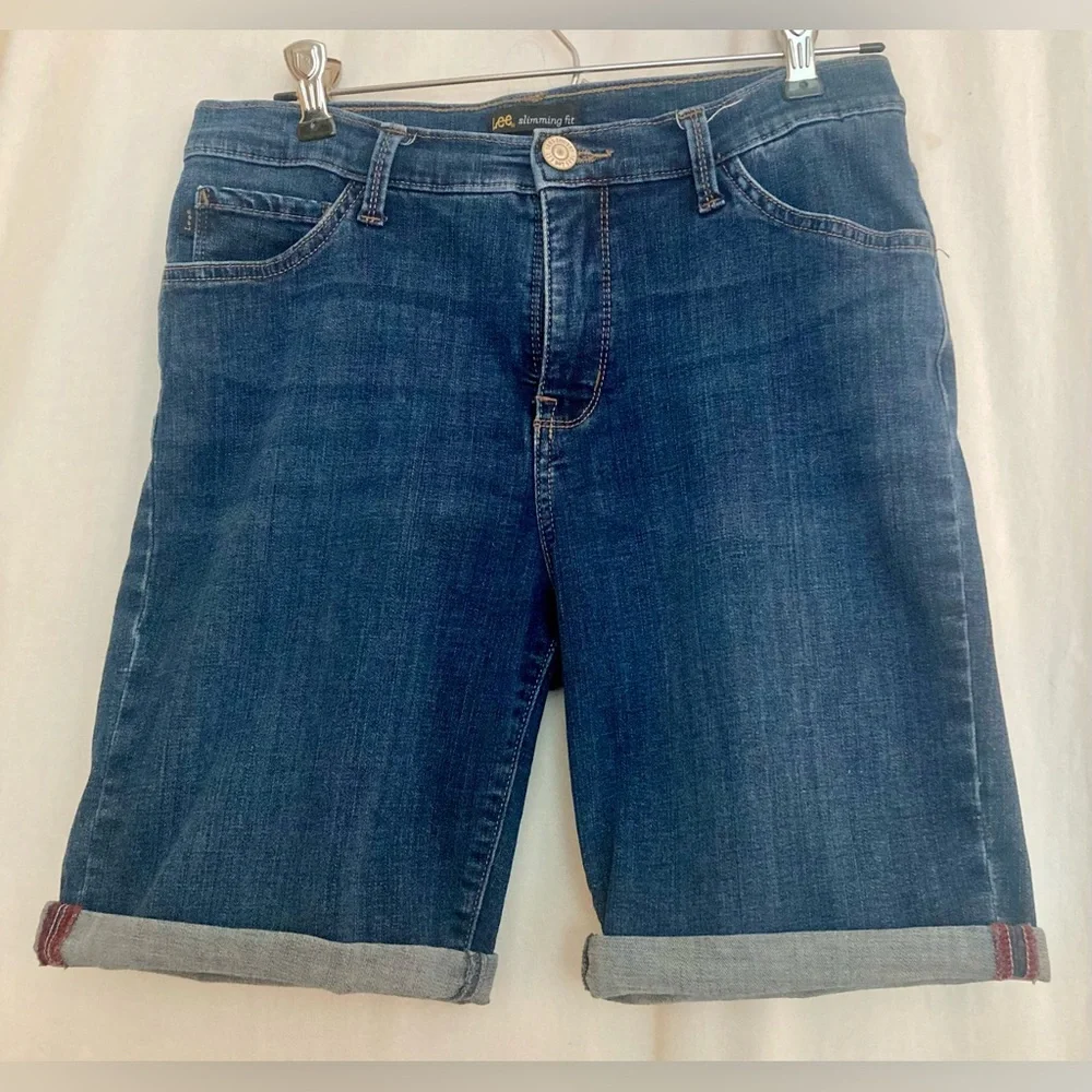 Lee Slimming Fit Cuffed Denim Shorts Size 6M
