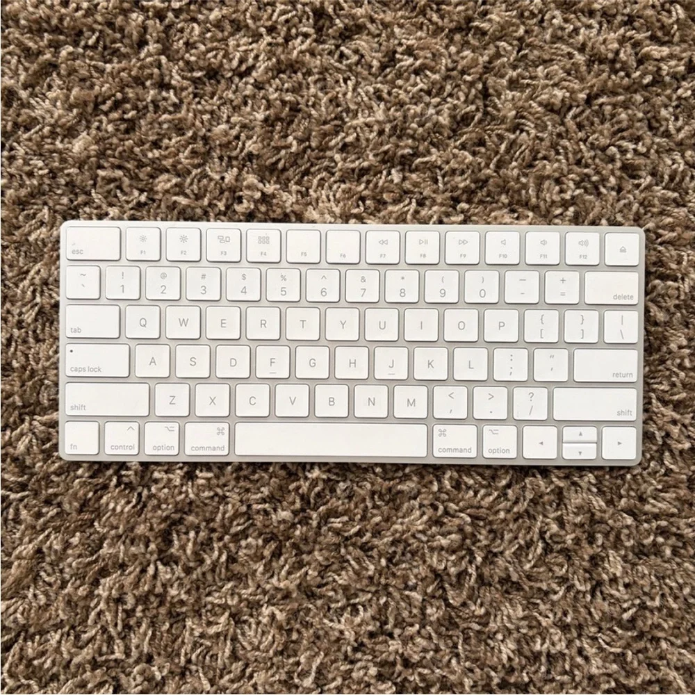 Wireless White Slim Keyboard