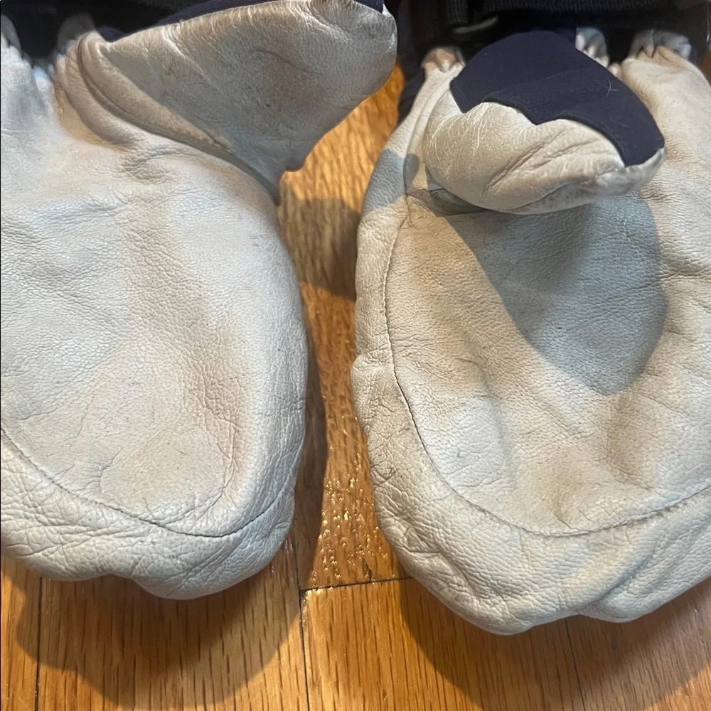 Hestra durable cozy