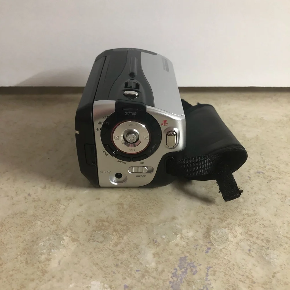 Traveler HD 10x Optical Zoom 5 Megapixel Camera