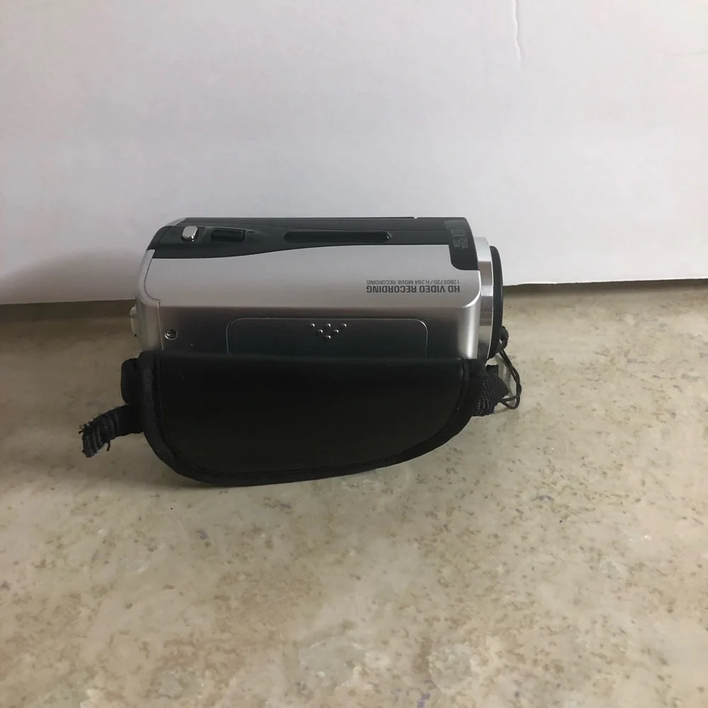 Traveler HD 10x Optical Zoom 5 Megapixel Camera