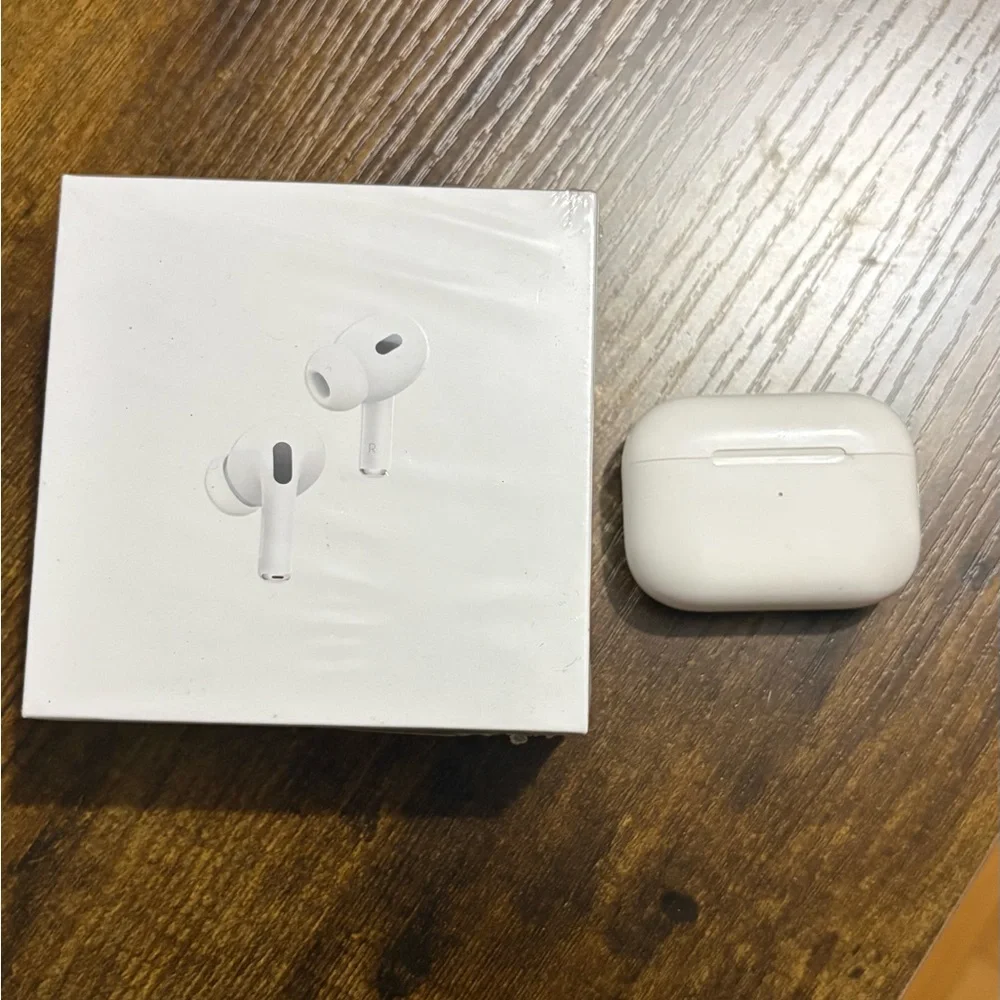 Apple Wireless Earbuds with White Charging Case