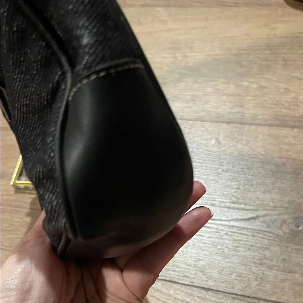 Coach from black