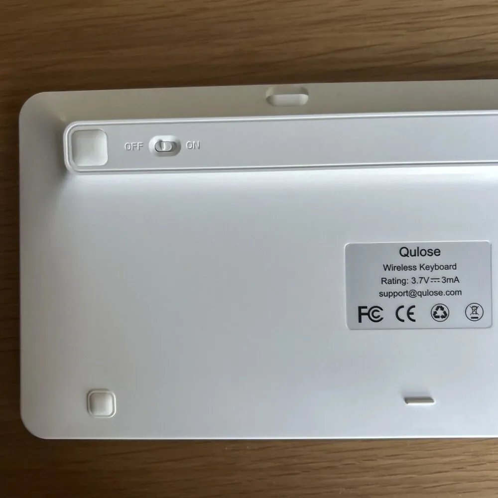 Qulose Bluetooth Ultra-Slim Keyboard for iOS, Windows, Android Rechargeable