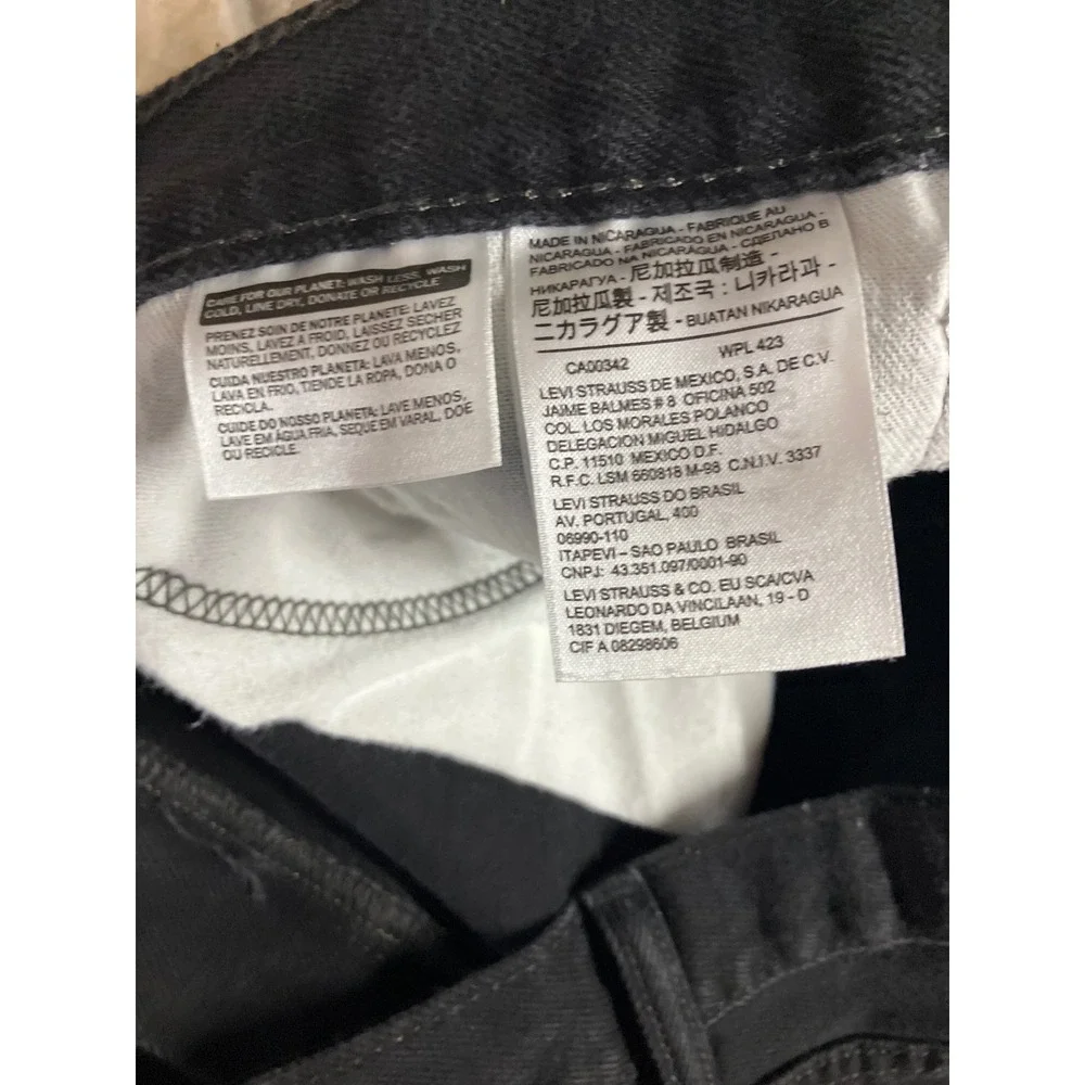 Levi Strauss & Co. pockets accents