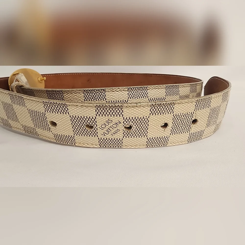 Louis Vuitton 40 buckle