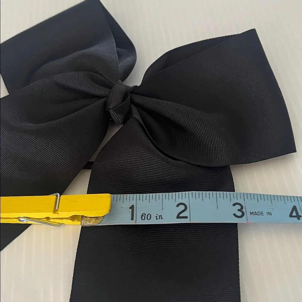 Varsity black cheer