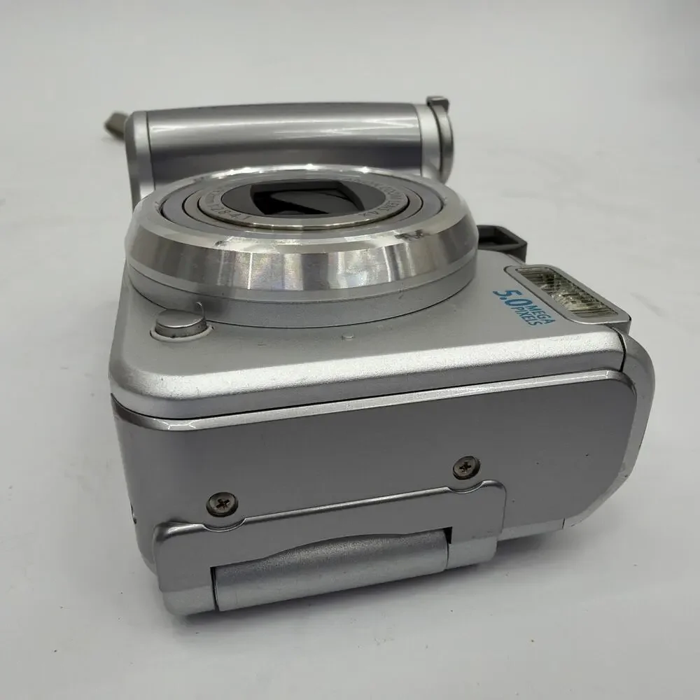 Canon PowerShot A610 PC1146 5.0MP Silver Digital Camera For Parts Repair