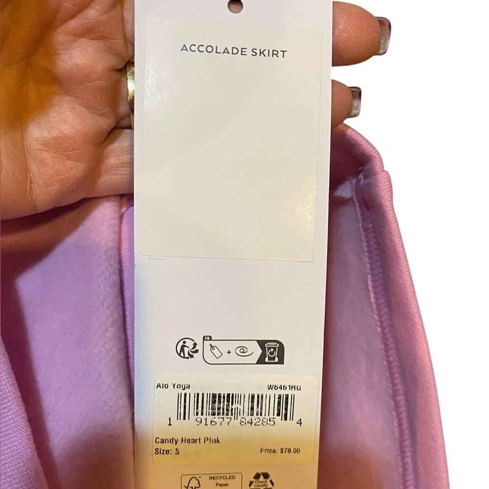 NWT Alo Yoga accolade skirt CANDY HEART PINK Size S