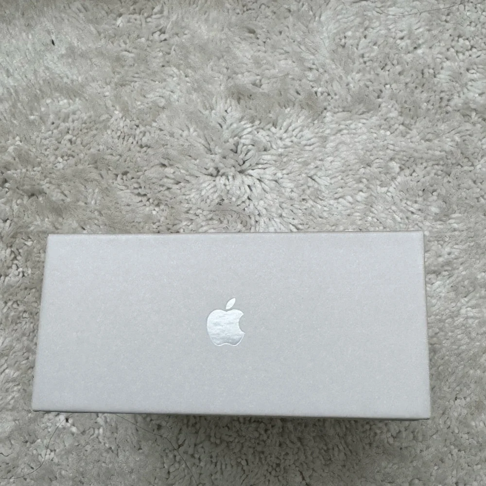 Apple genuine airpods