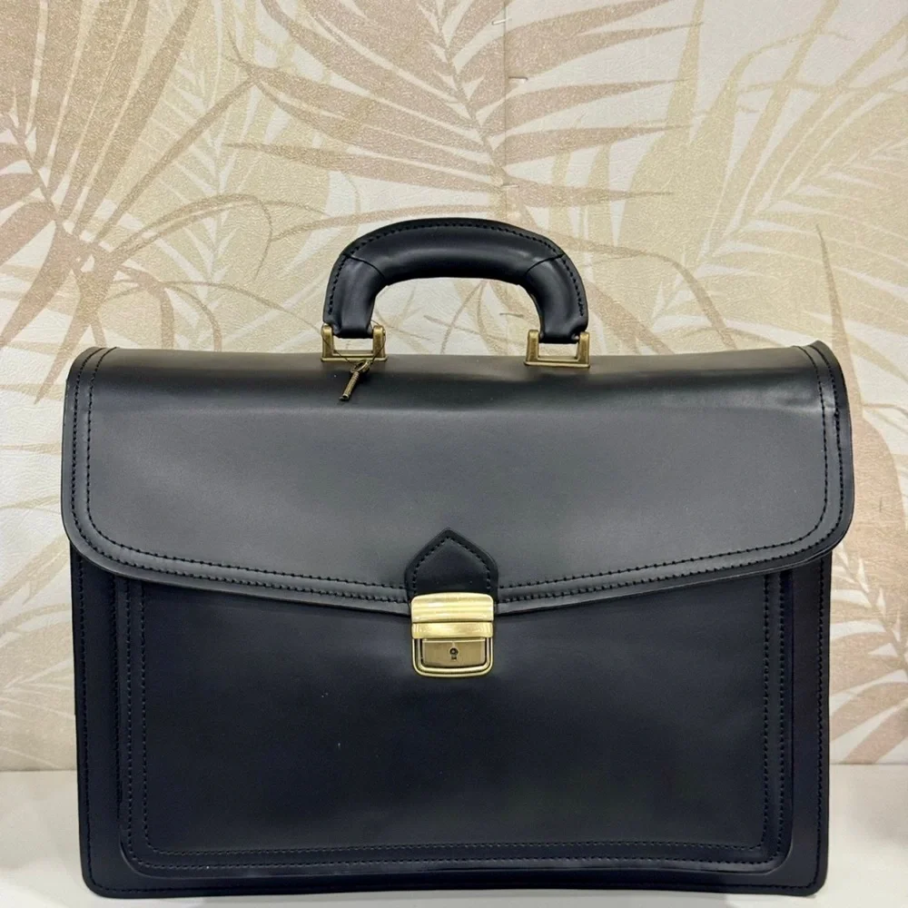 N/A sleek black