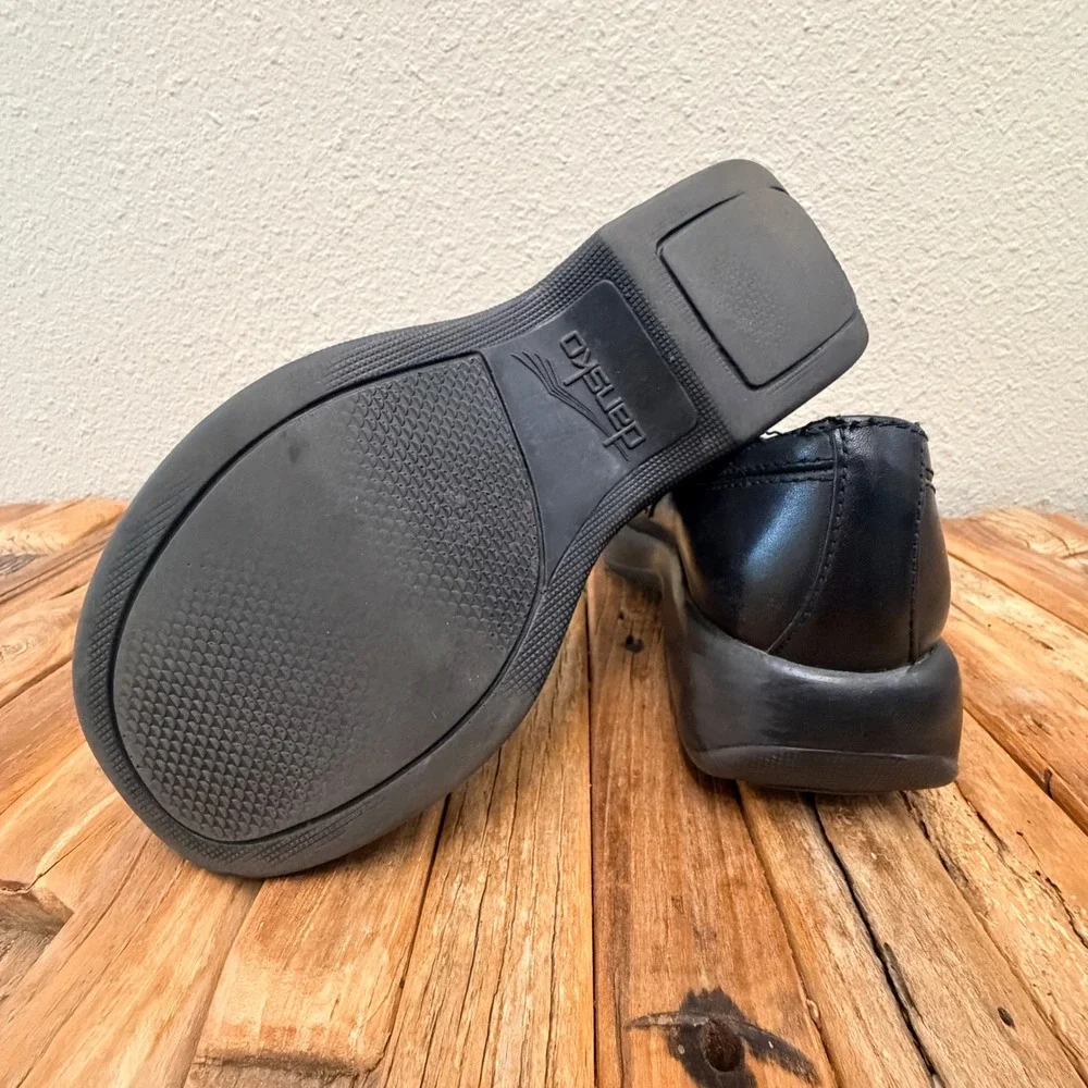 Dansko step into