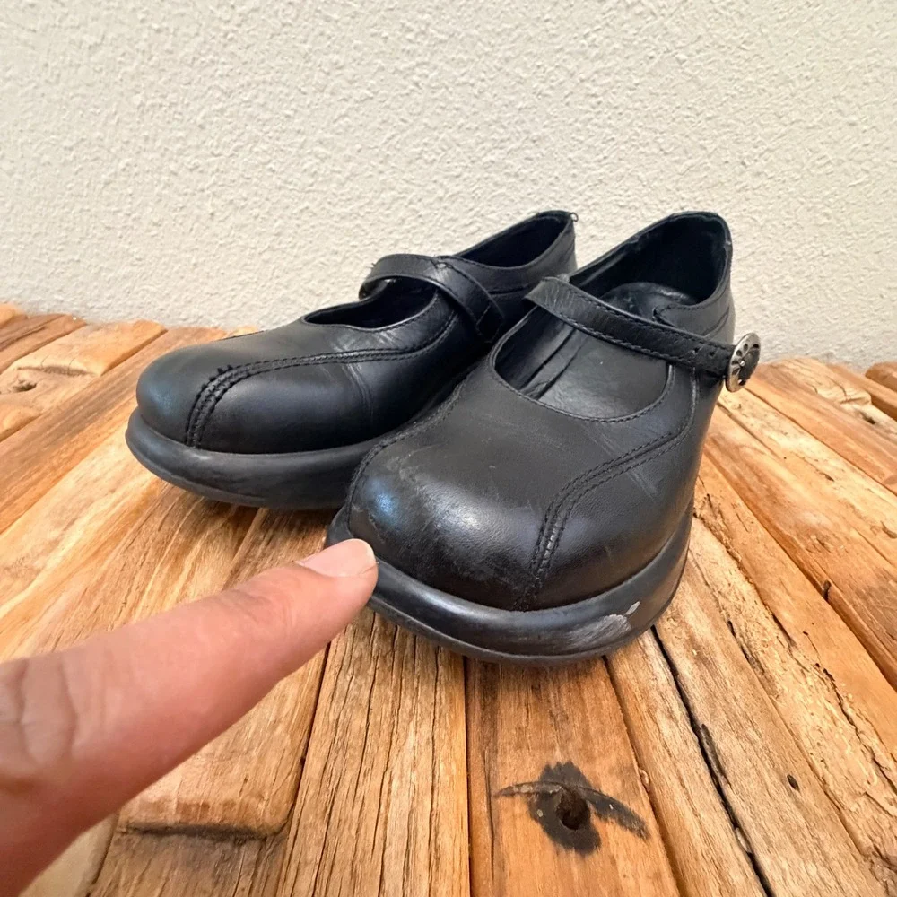 Dansko step into